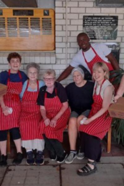 Capalaba Lions Christmas Cakes Donated To Meals On Wheels